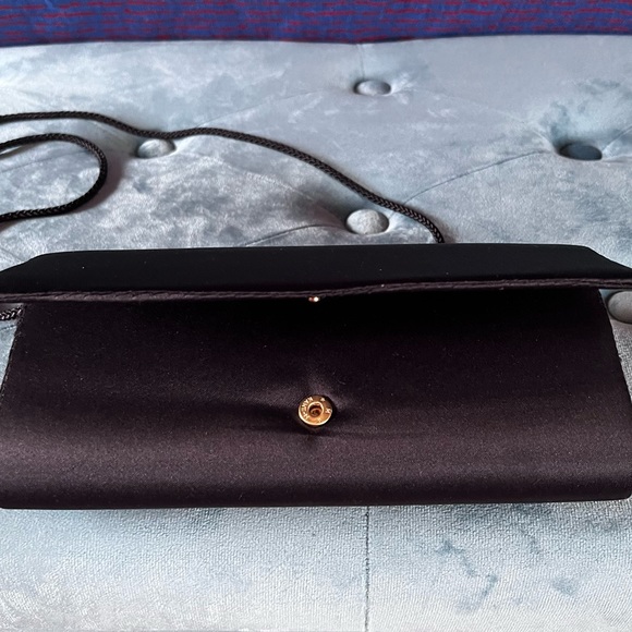 Black satin clutch purse Snap close long cord handle over shoulder or tuck in - Picture 4 of 11